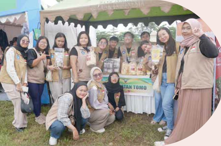 KKN Sumedang : Mahasiswa Pamerkan OVOP